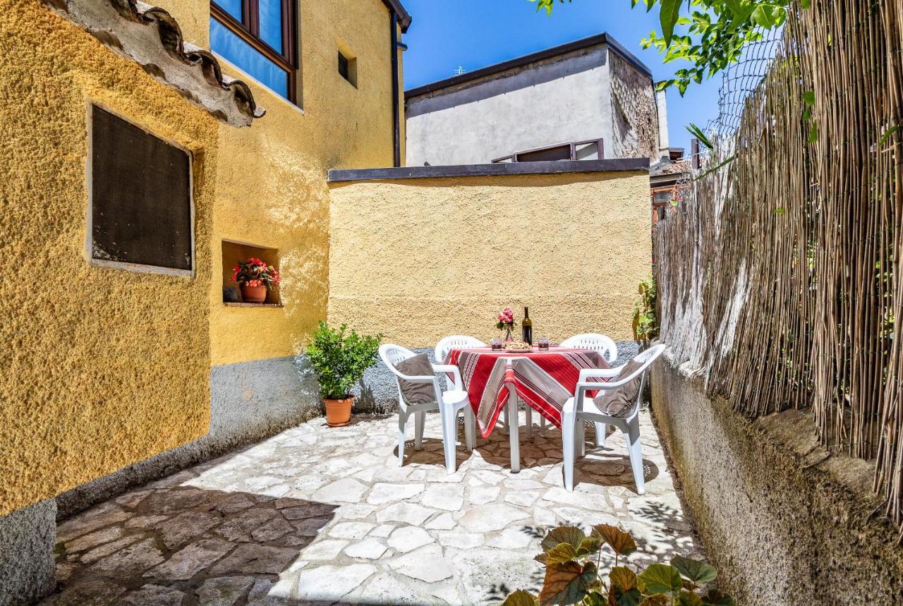 Casa Vacanze 'Zia Lucia' Apartment Sarconi Екстериор снимка