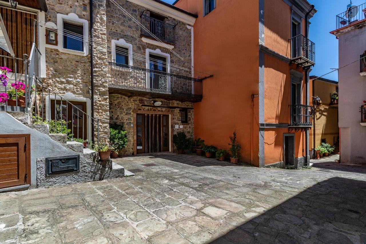 Casa Vacanze 'Zia Lucia' Apartment Sarconi Екстериор снимка